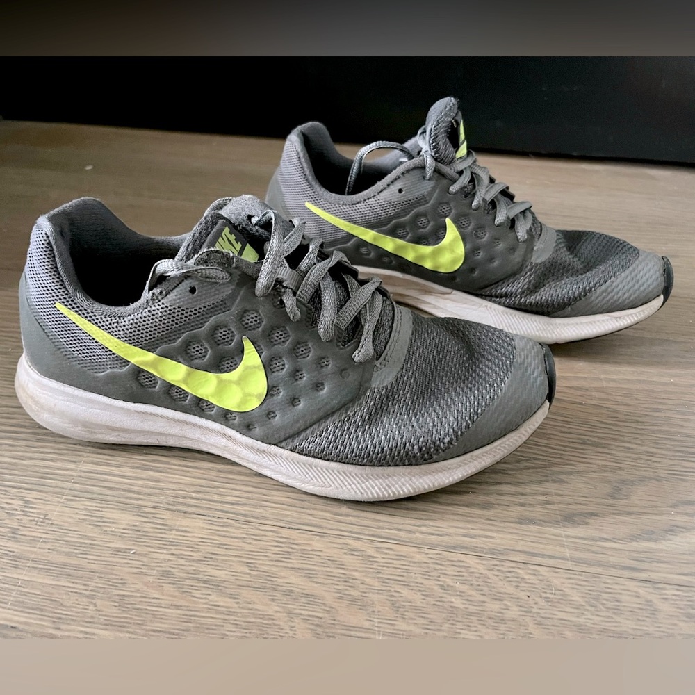 Nike Athletic Shoe. Size 5.